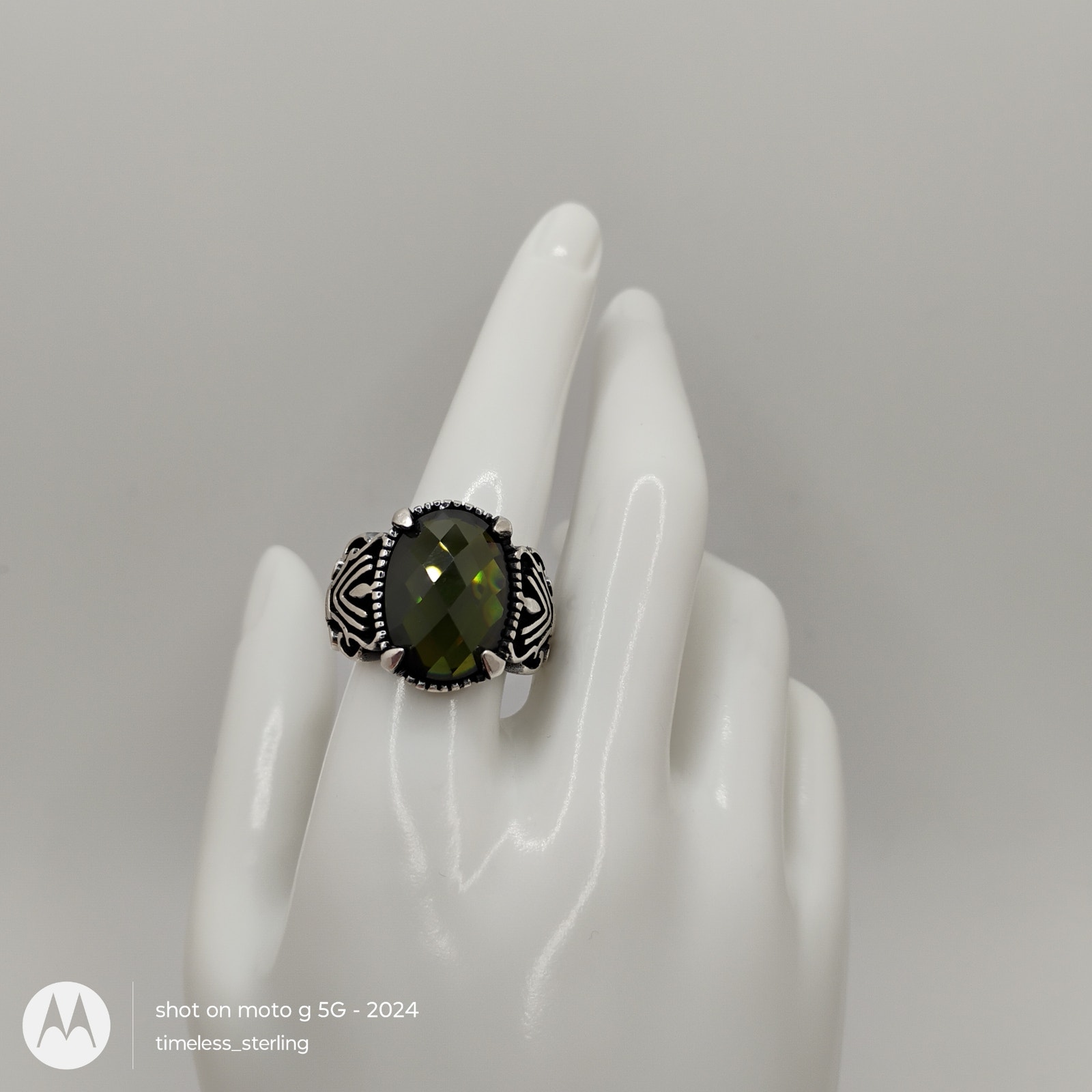 Sterling Silver And Faceted Green Glass Statement Ring Size 10 112$